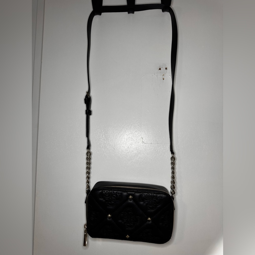 Guess Purse - Picture 2 of 6
